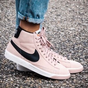 Nike Blazer Mid-77 Pink Suede